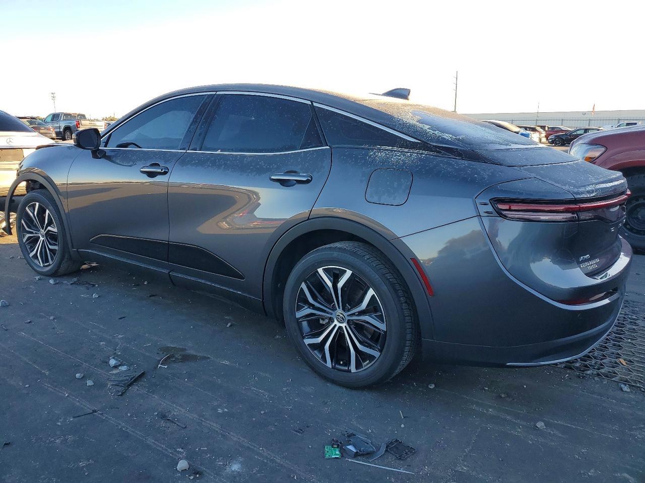 2023 TOYOTA Crown