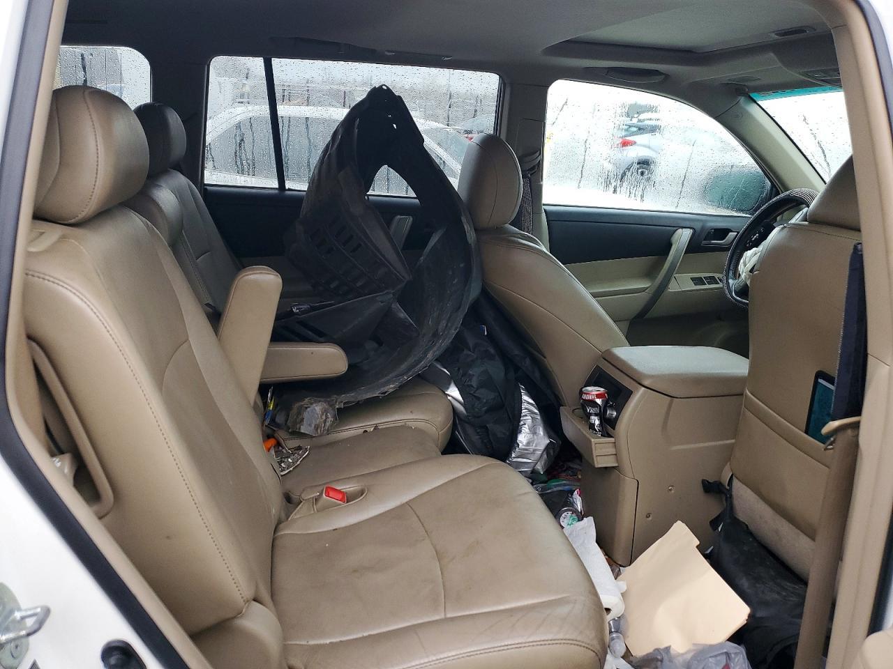 2010 TOYOTA HIGHLANDER