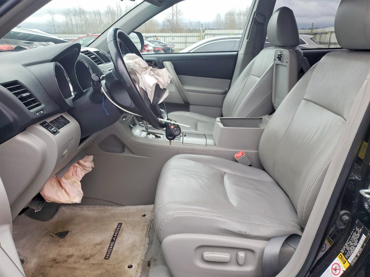 2010 TOYOTA HIGHLANDER