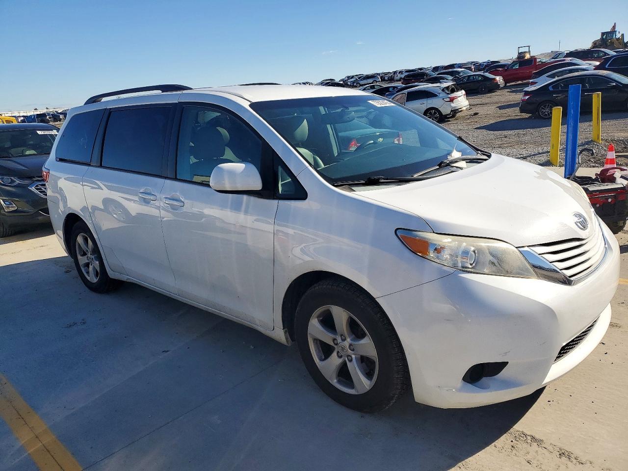 2015 TOYOTA SIENNA
