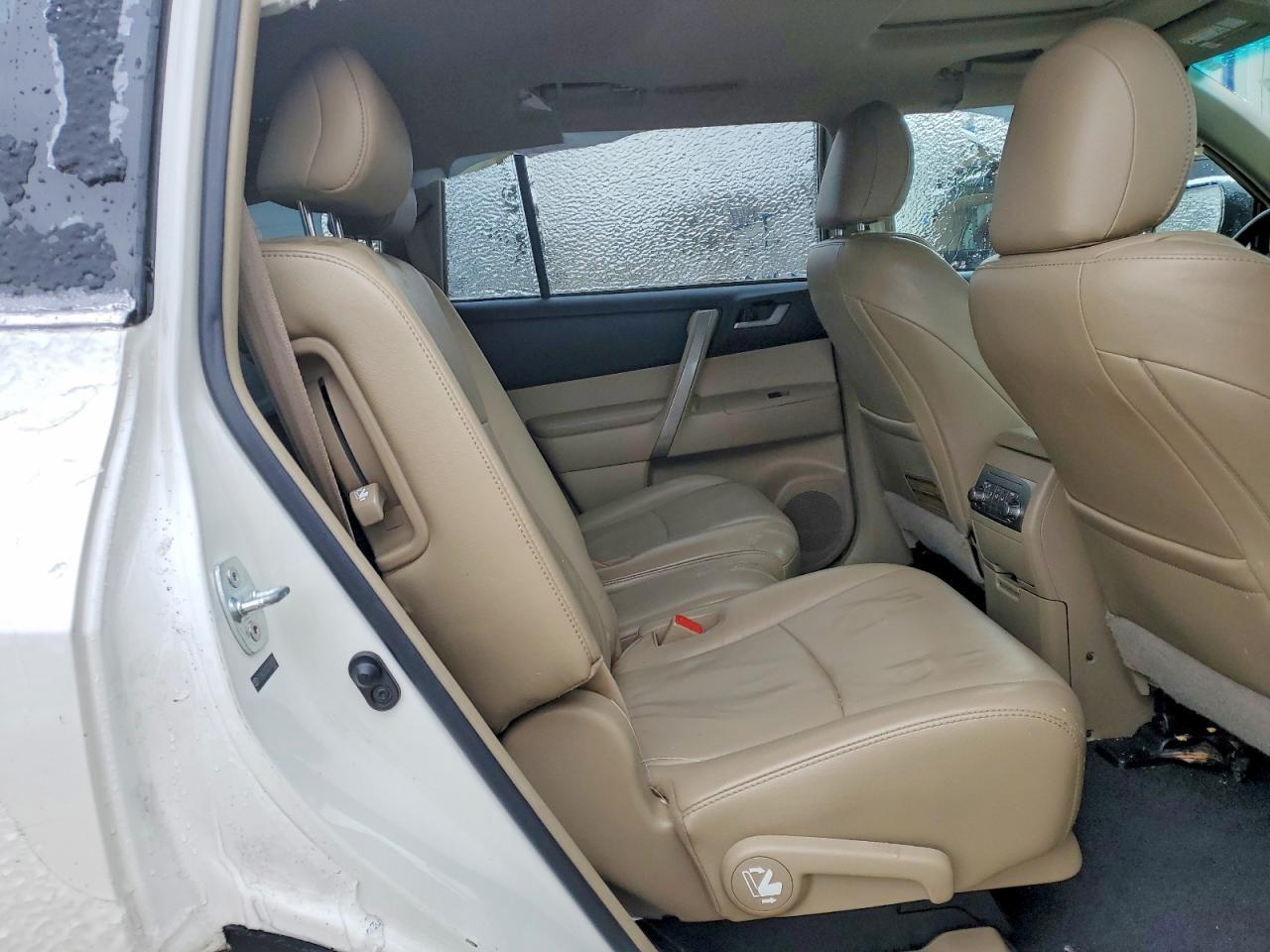 2012 TOYOTA HIGHLANDER