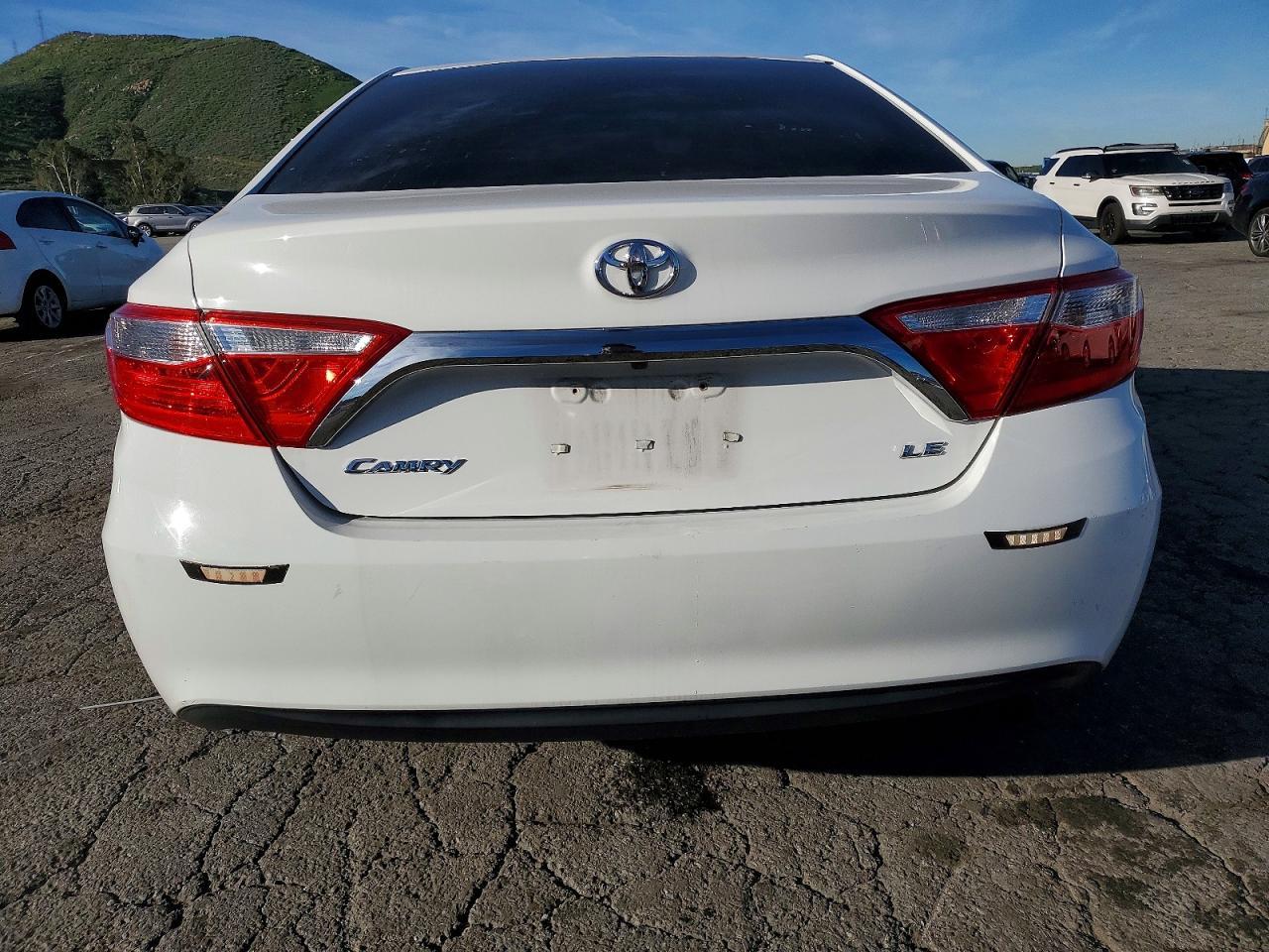 2016 TOYOTA CAMRY