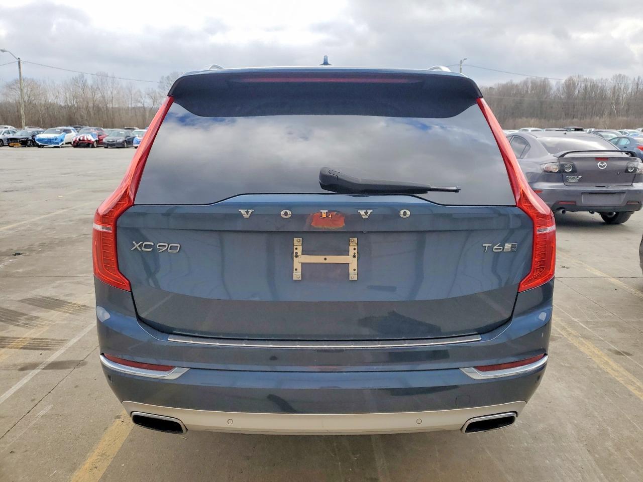 2019 VOLVO XC90
