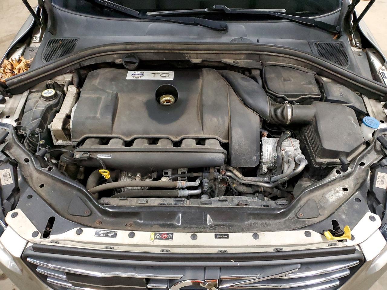 2015 VOLVO XC60