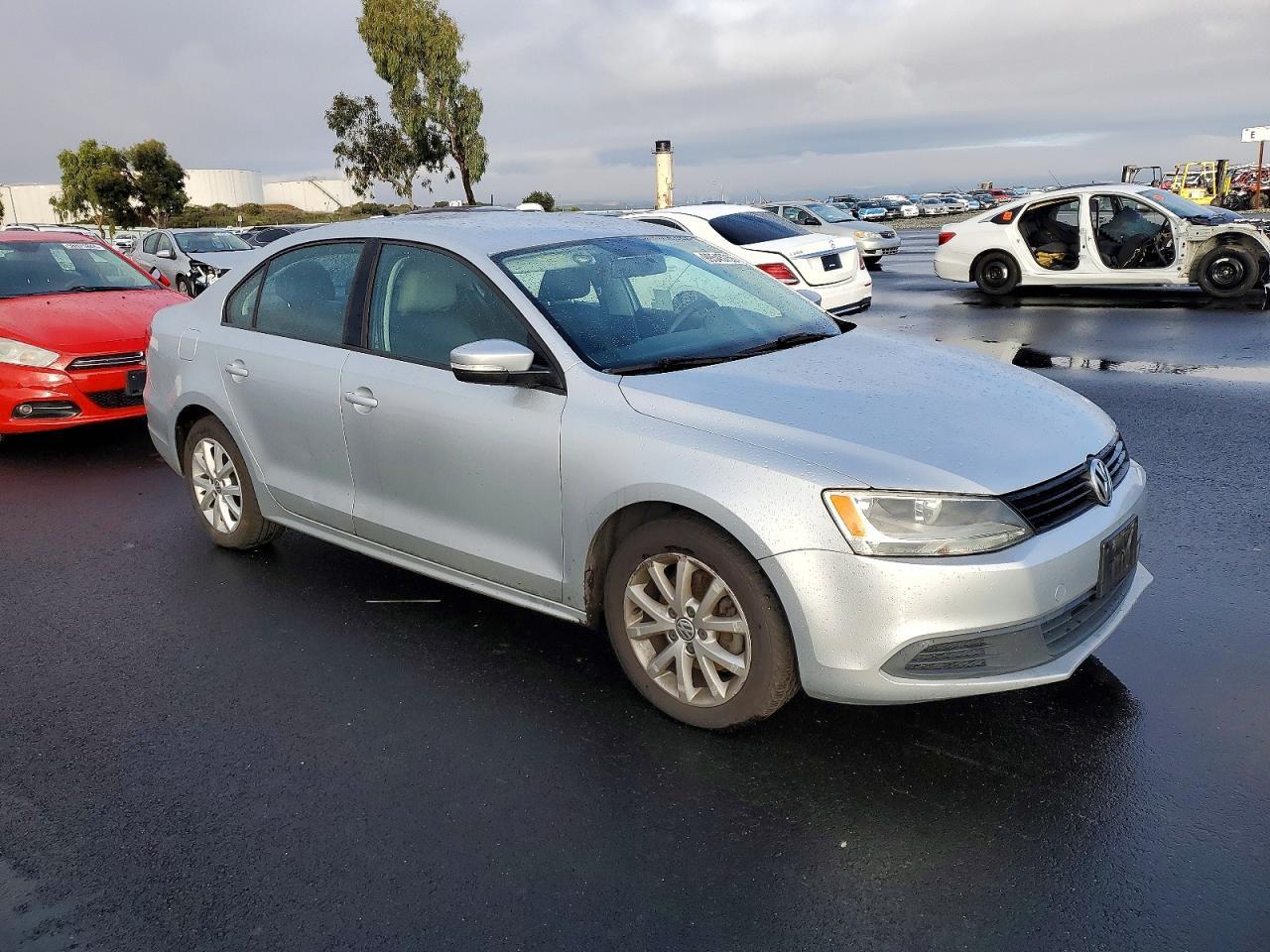 2011 VOLKSWAGEN JETTA