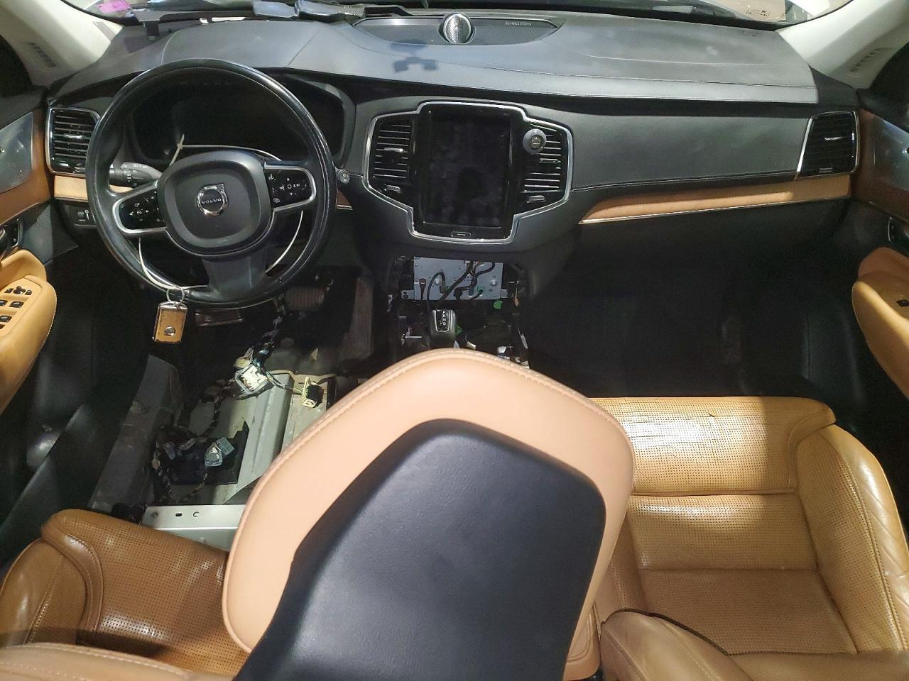 2016 VOLVO XC90