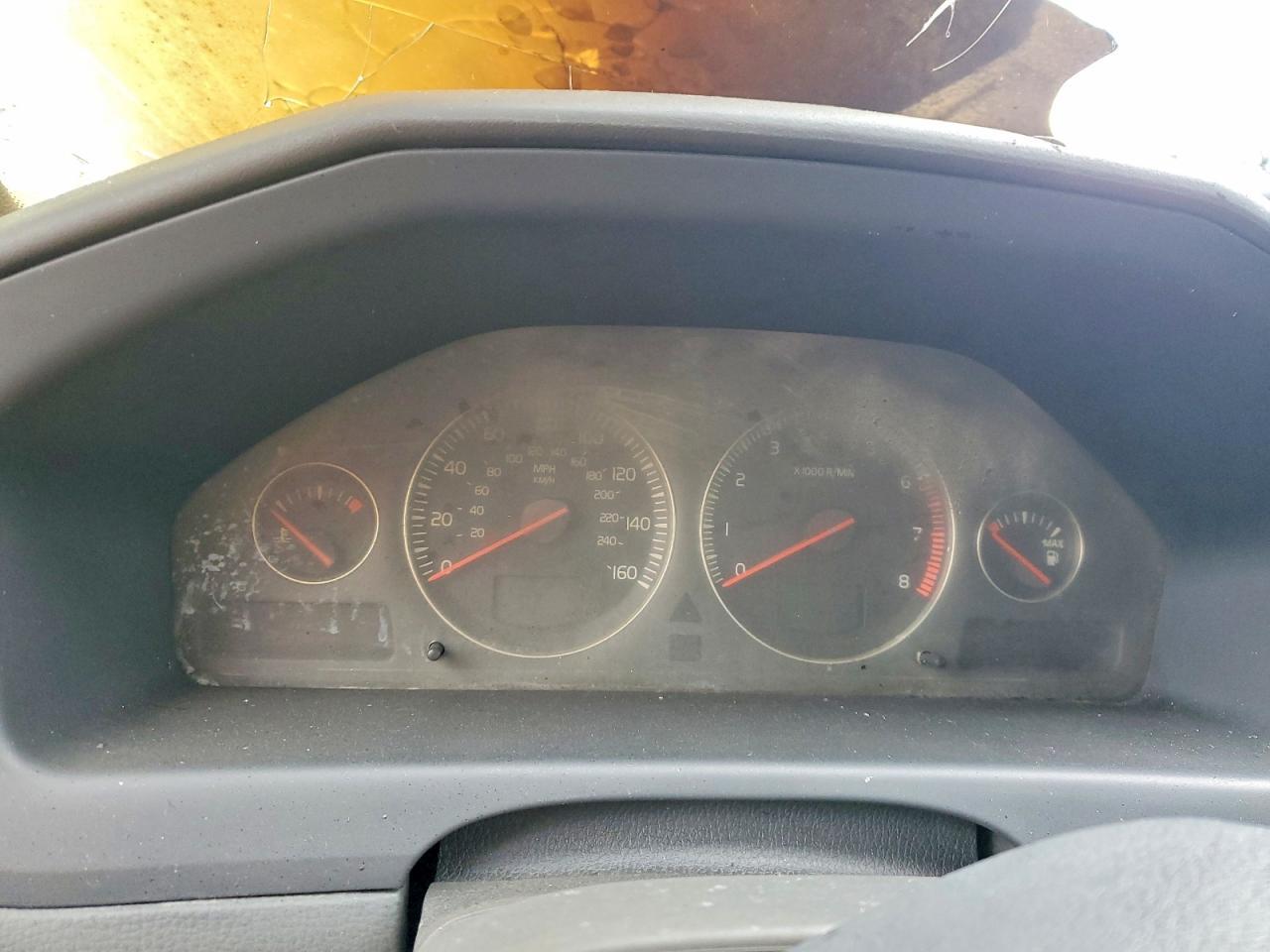 2004 VOLVO XC70