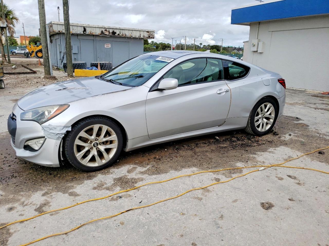 2014 HYUNDAI GENESIS