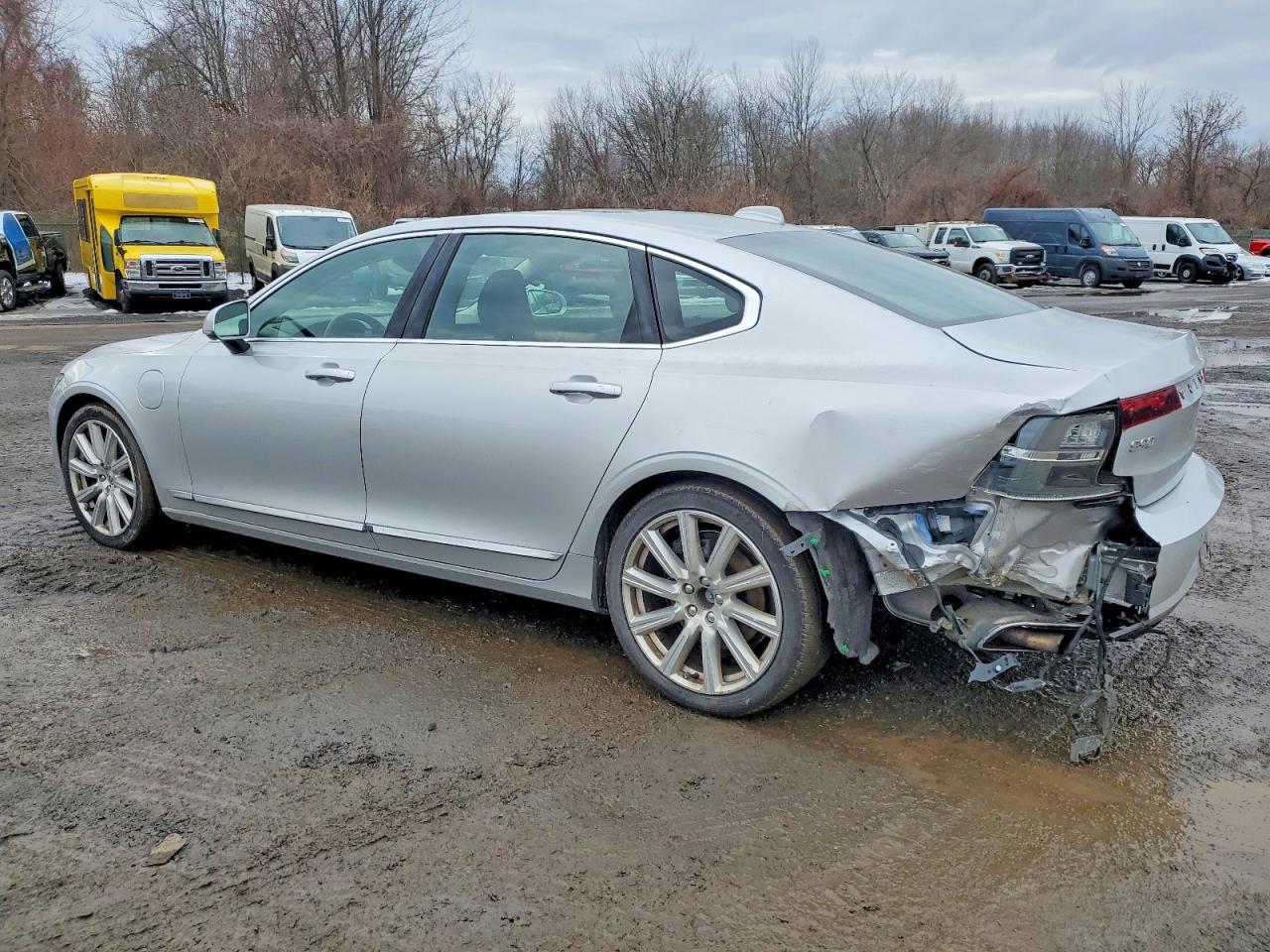 2018 VOLVO S90