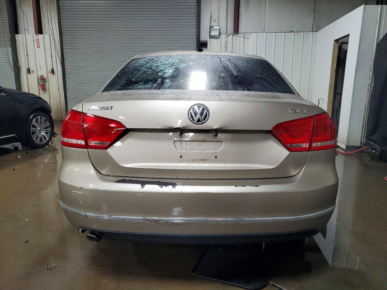 2015 VOLKSWAGEN Passat