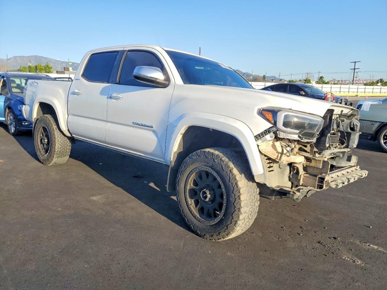 2017 TOYOTA TACOMA