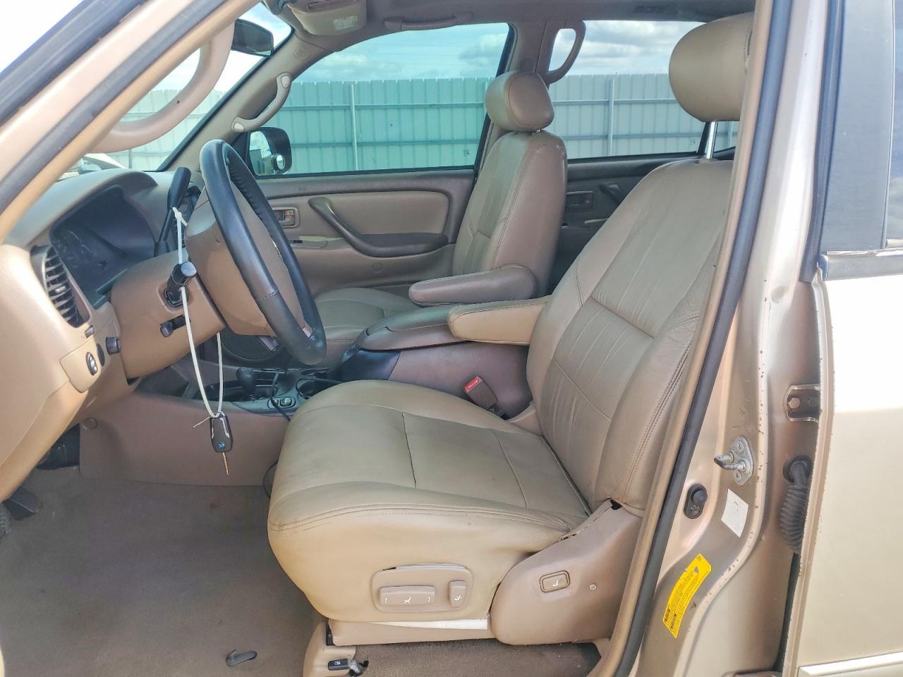 2004 TOYOTA Sequoia