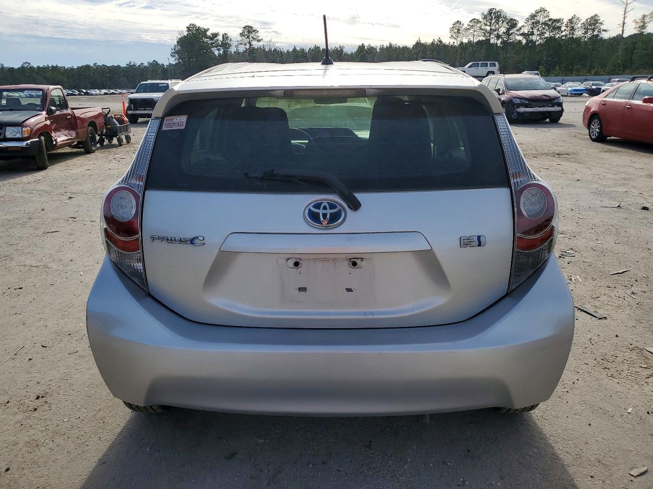 2013 TOYOTA Prius c