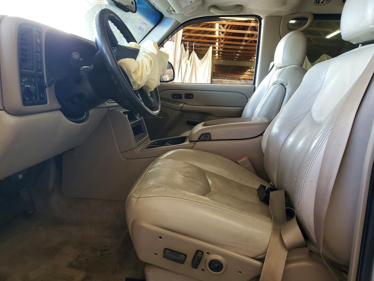 2004 CHEVROLET Tahoe