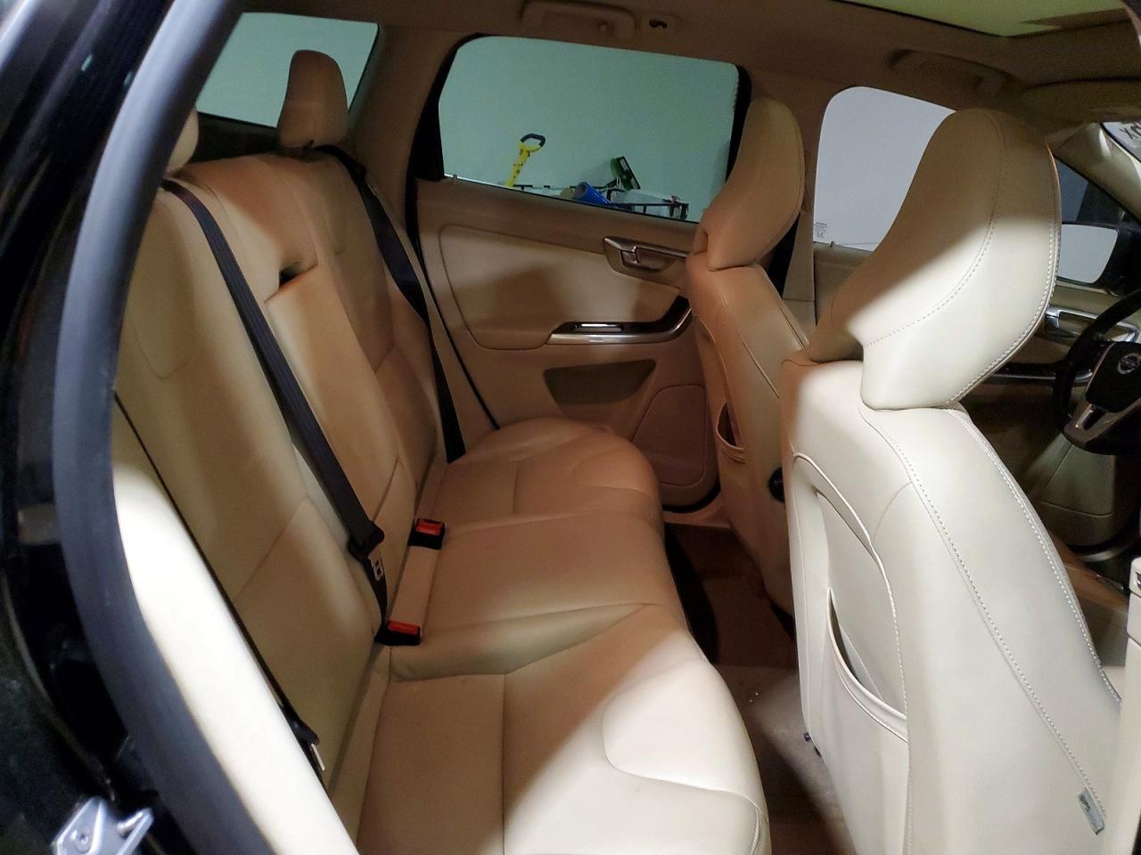 2015 VOLVO XC60