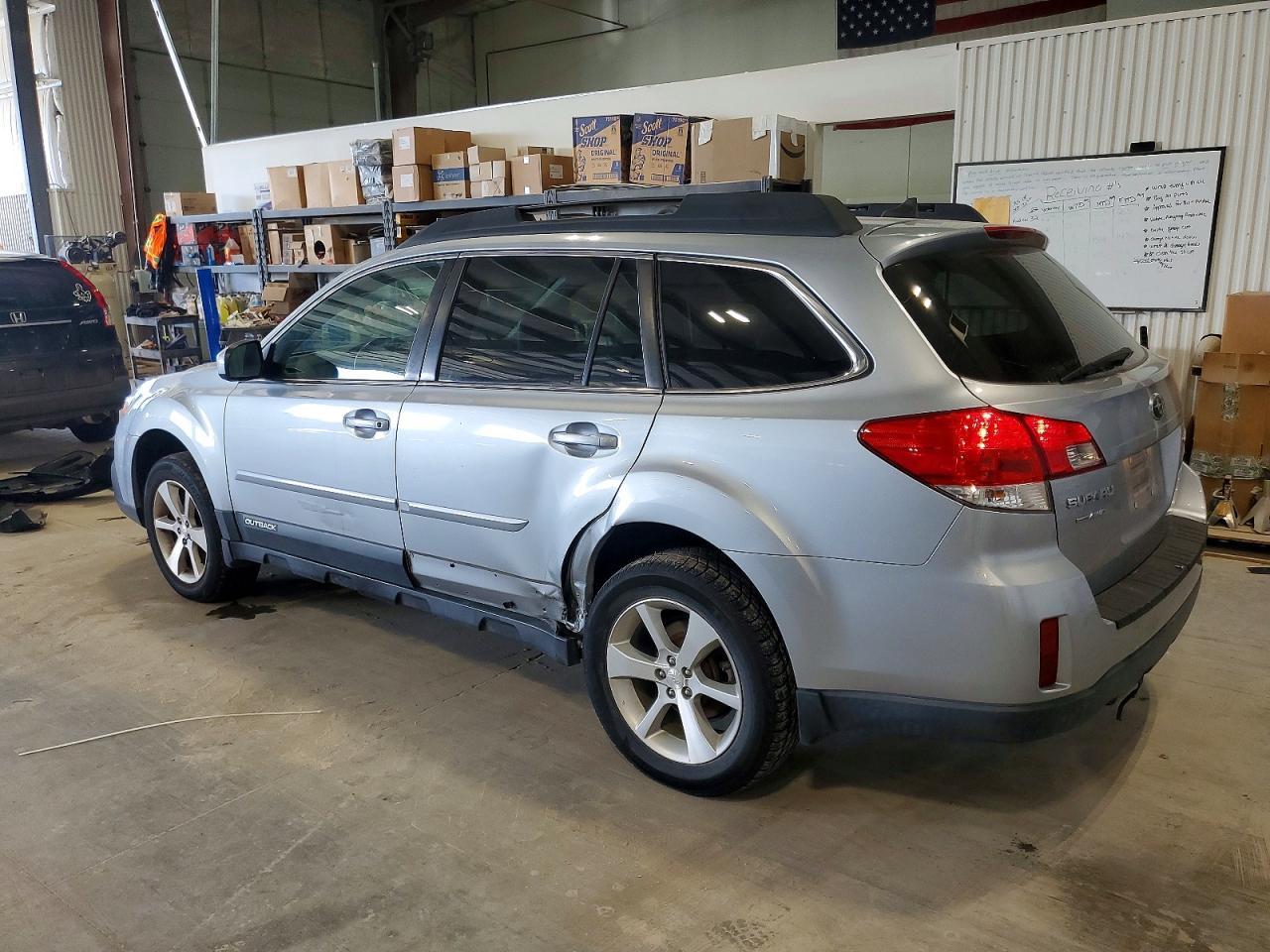 2013 SUBARU Outback