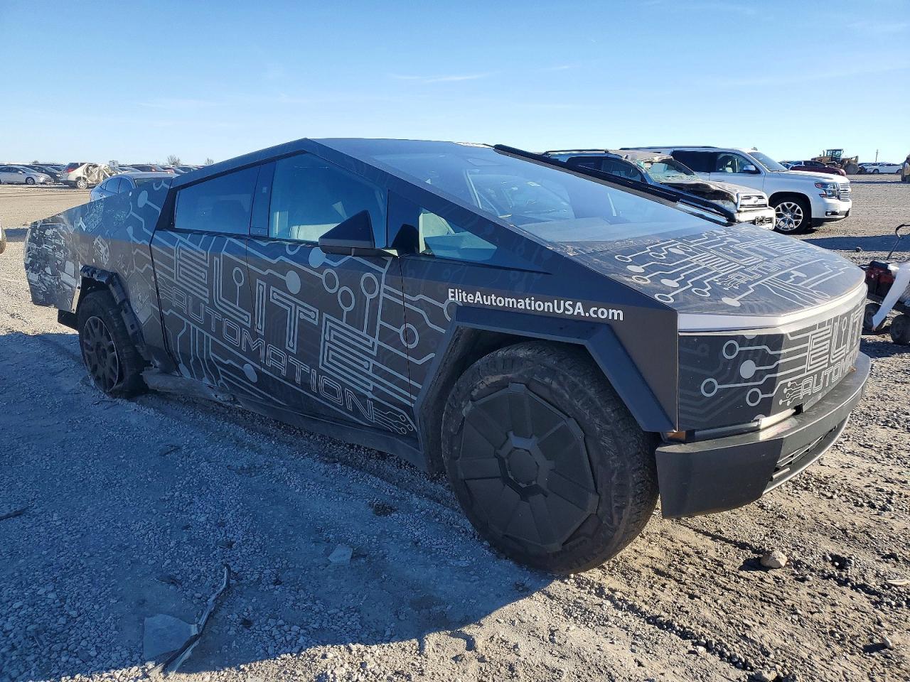 2024 TESLA Cybertruck