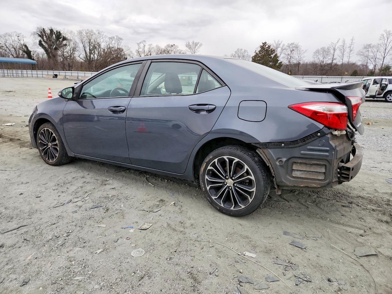 2015 TOYOTA COROLLA