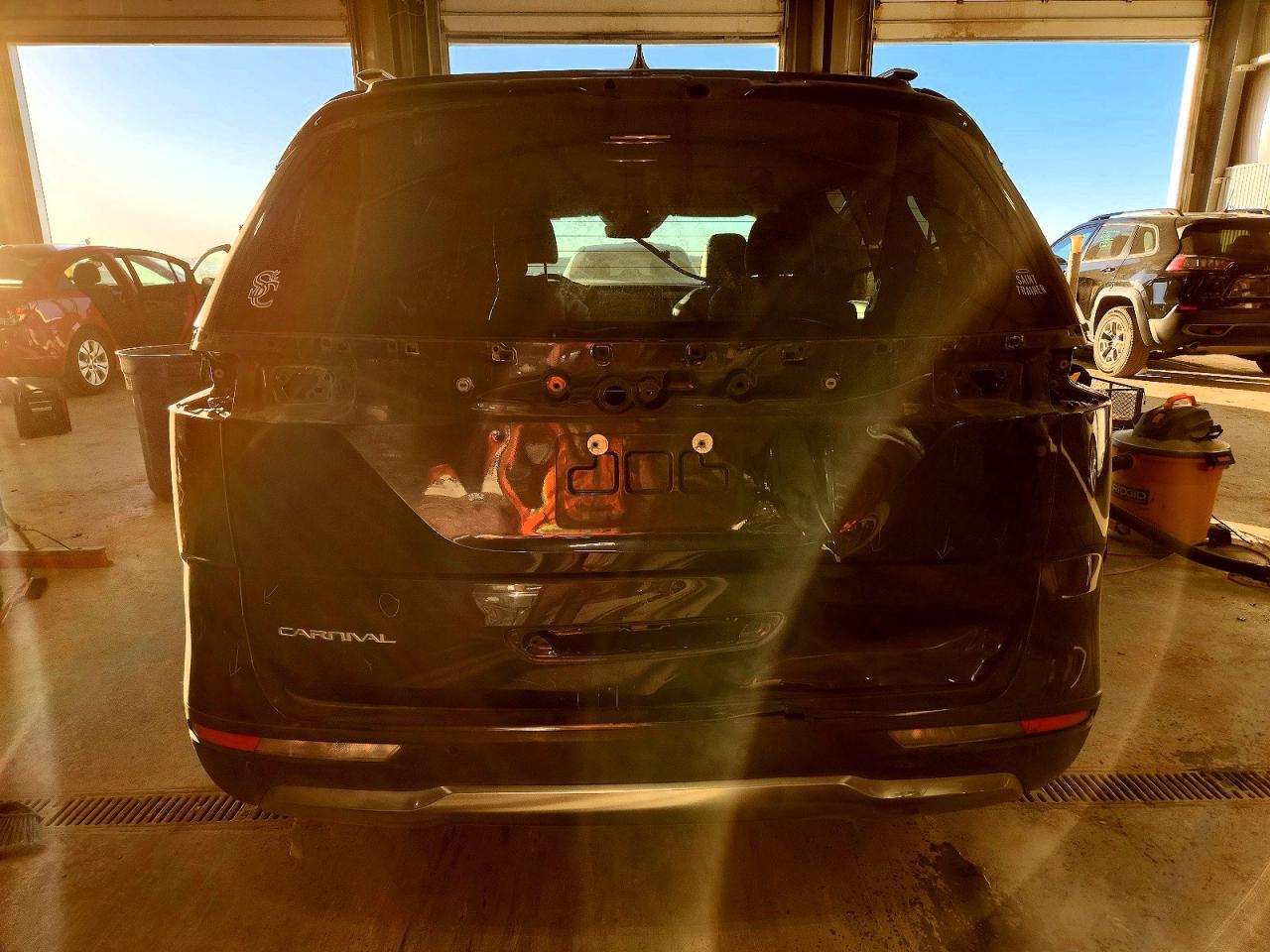 2023 KIA Carnival