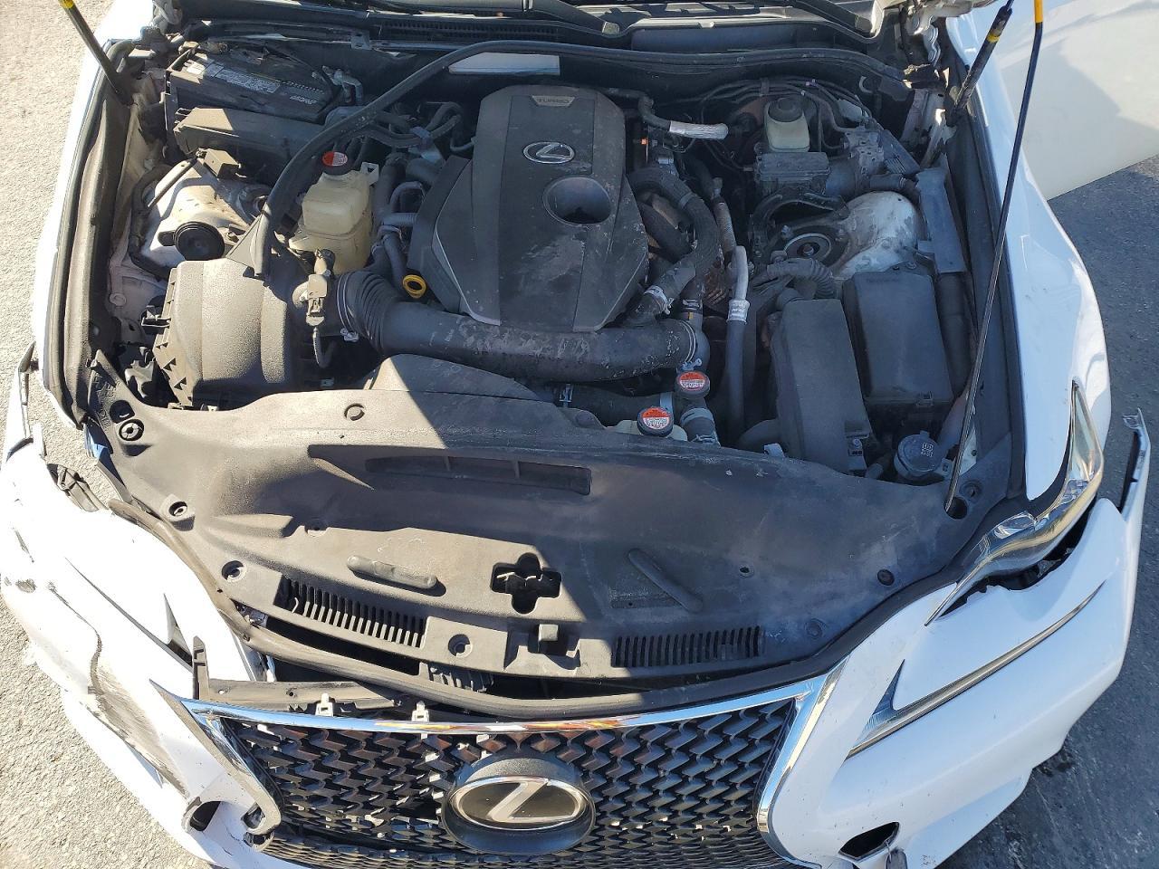 2016 LEXUS IS 200t