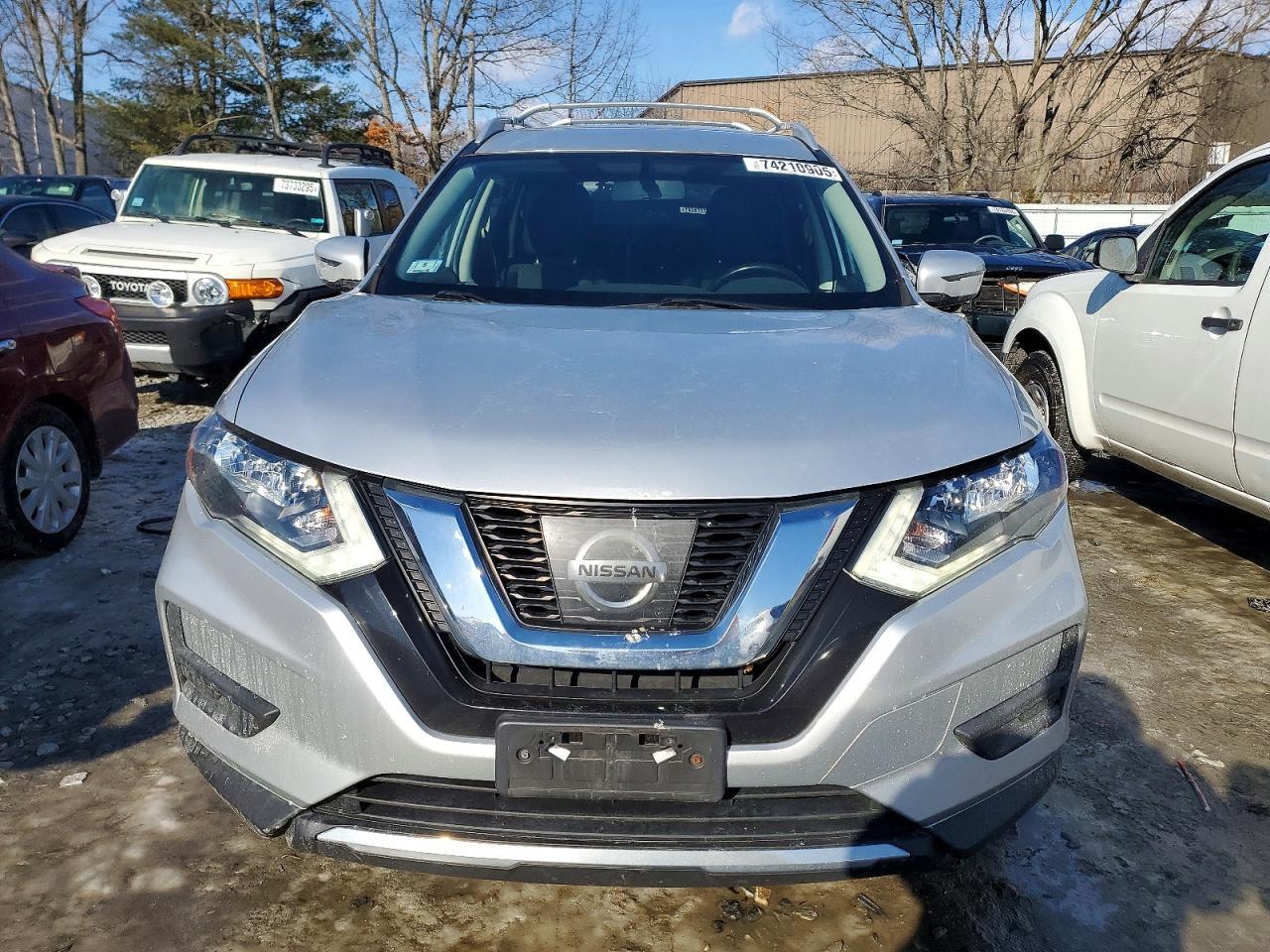 2017 NISSAN ROGUE