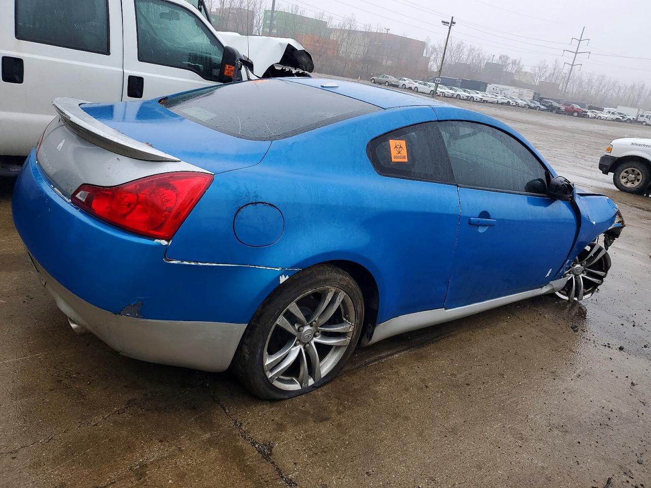 2011 INFINITI G37