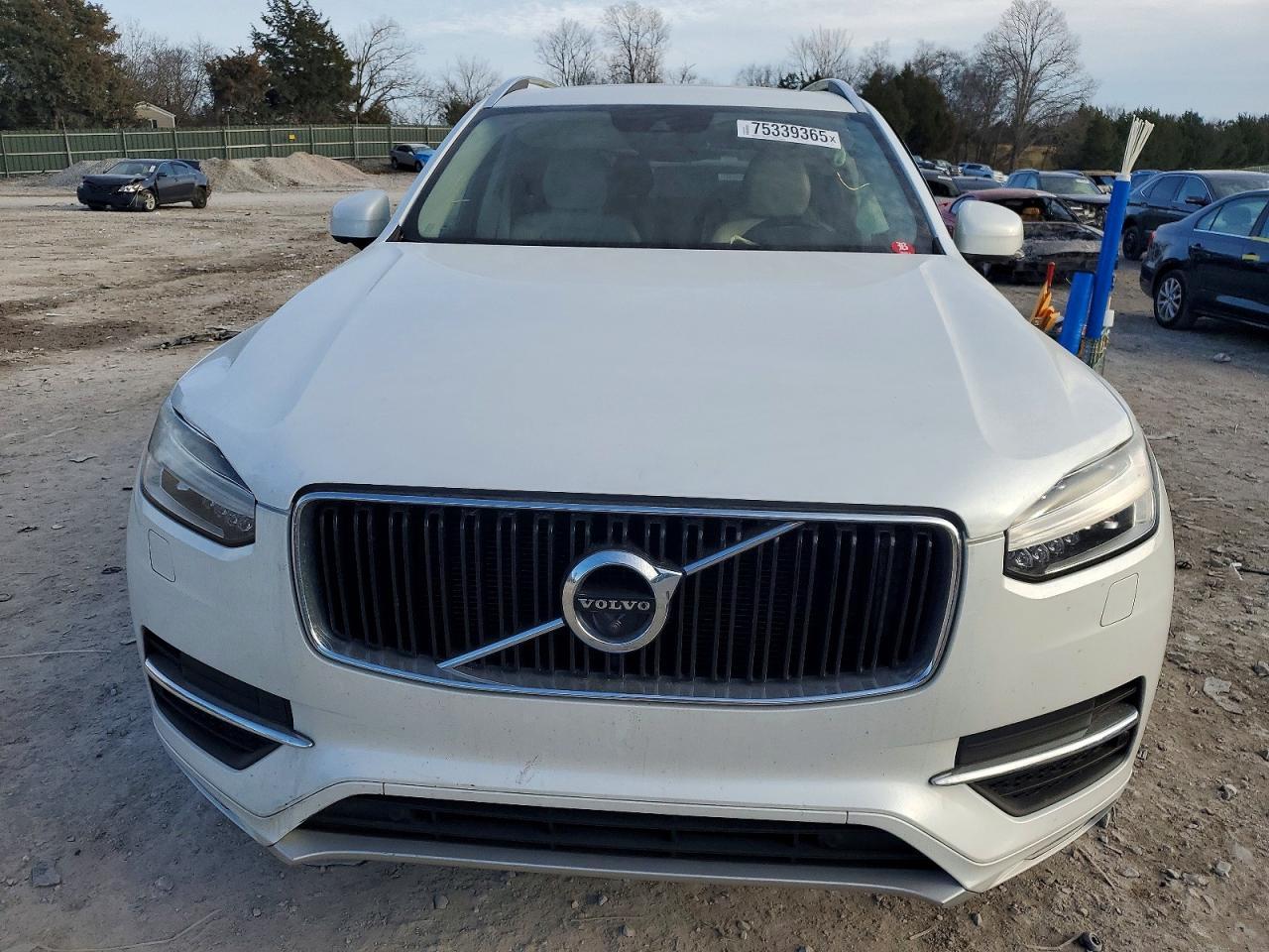 2017 VOLVO XC90