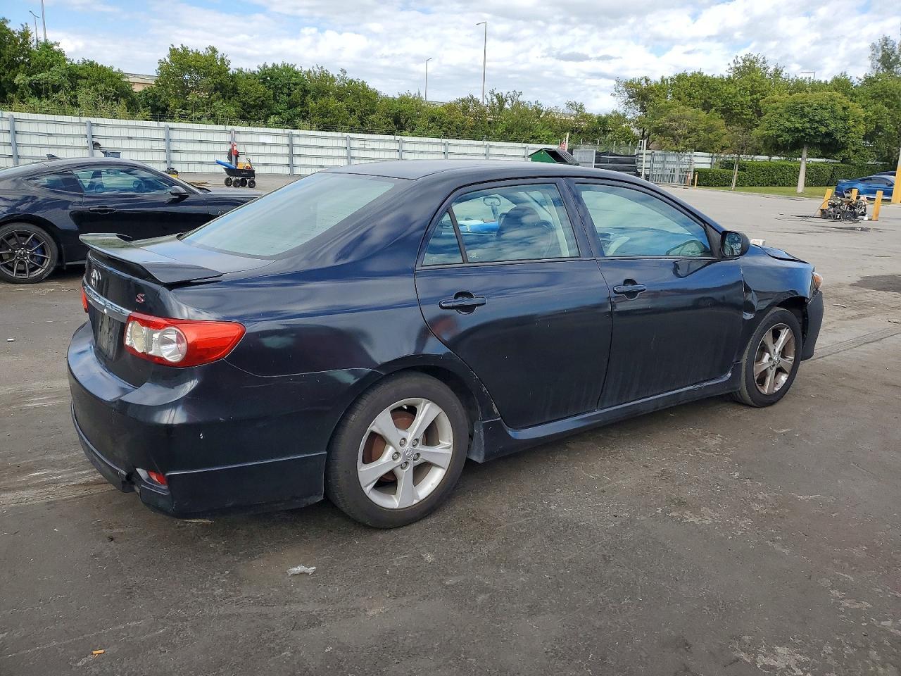 2013 TOYOTA COROLLA