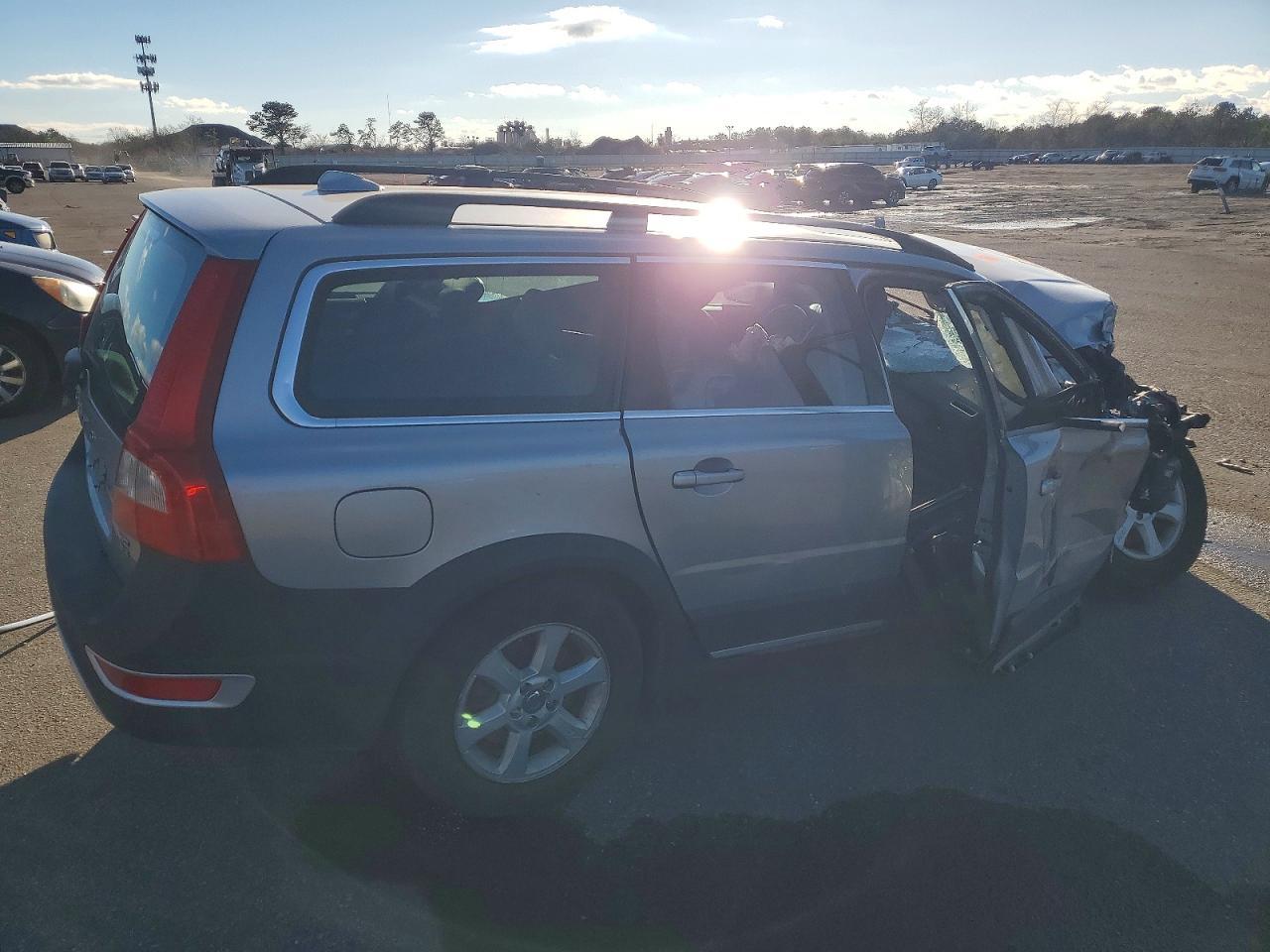 2010 VOLVO XC70