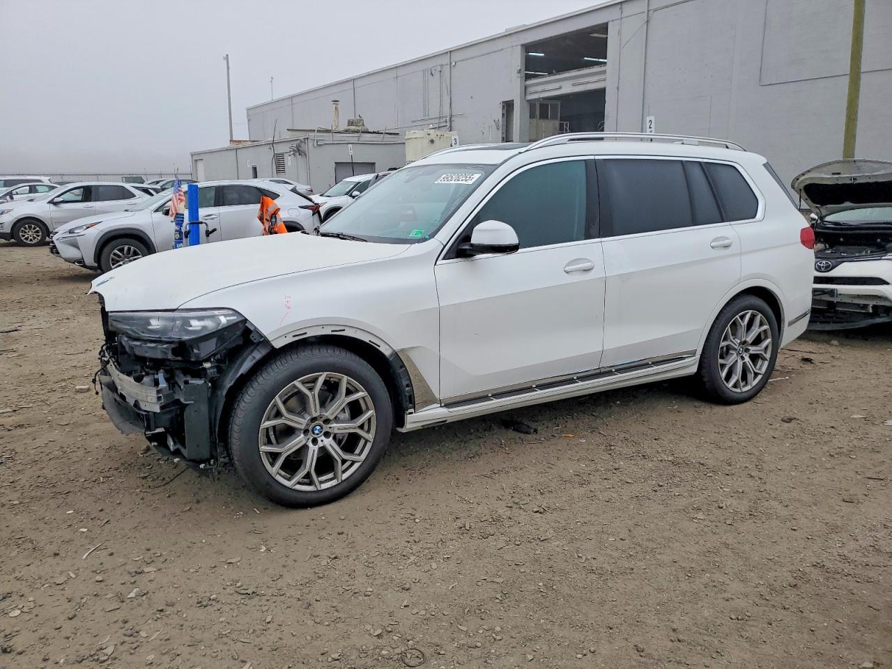 2022 BMW X7