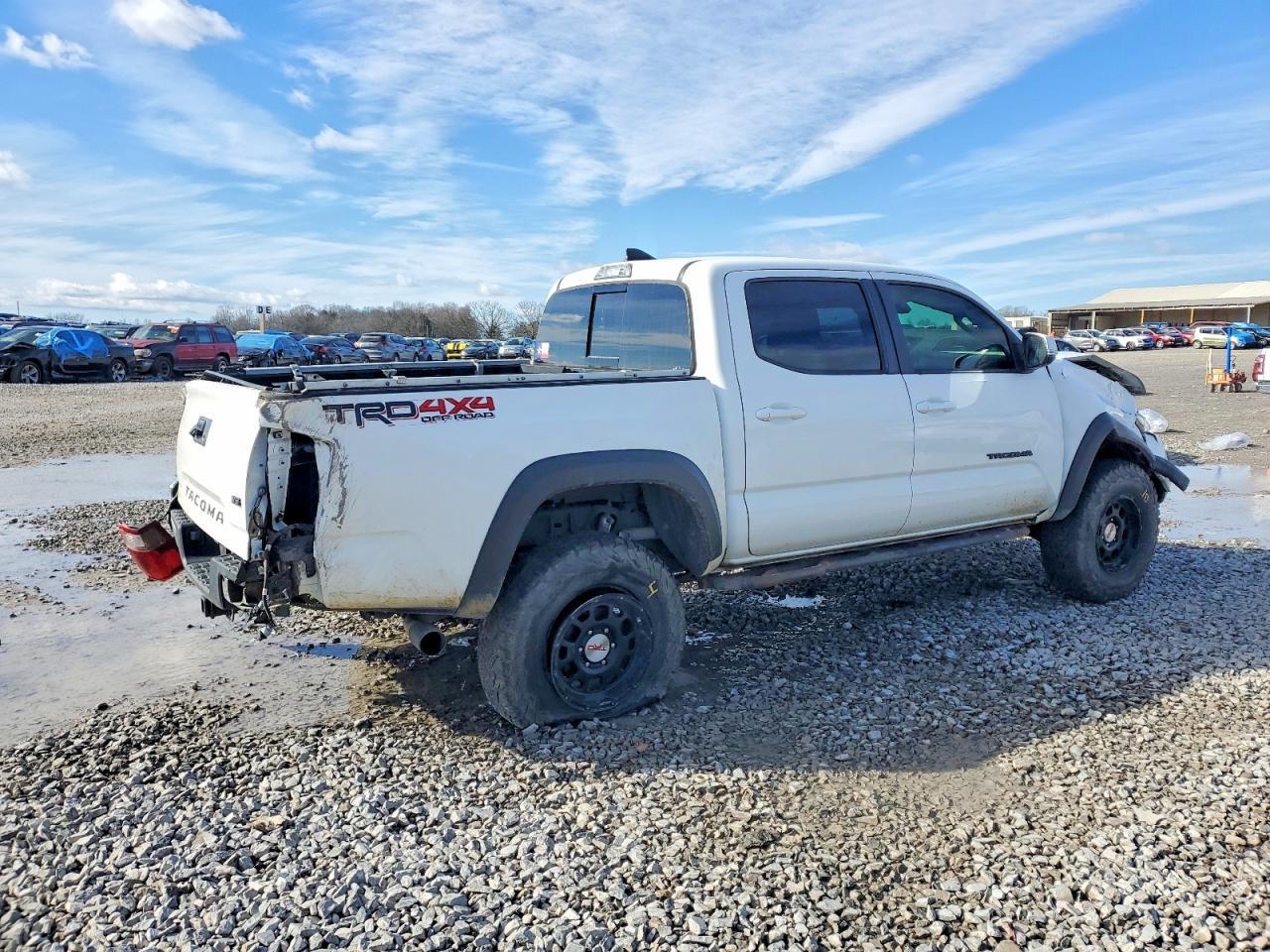 2018 TOYOTA TACOMA