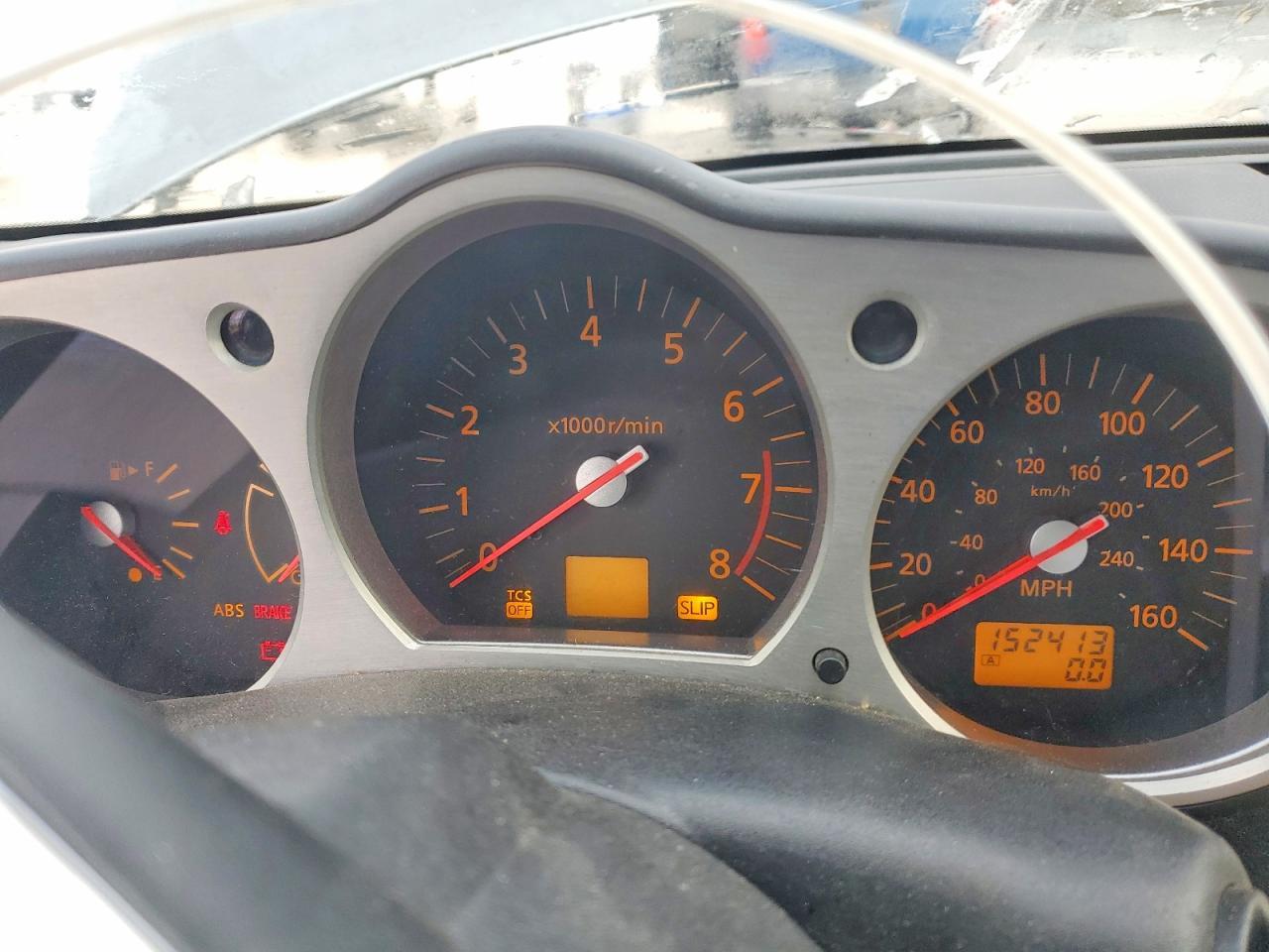 2004 NISSAN Z