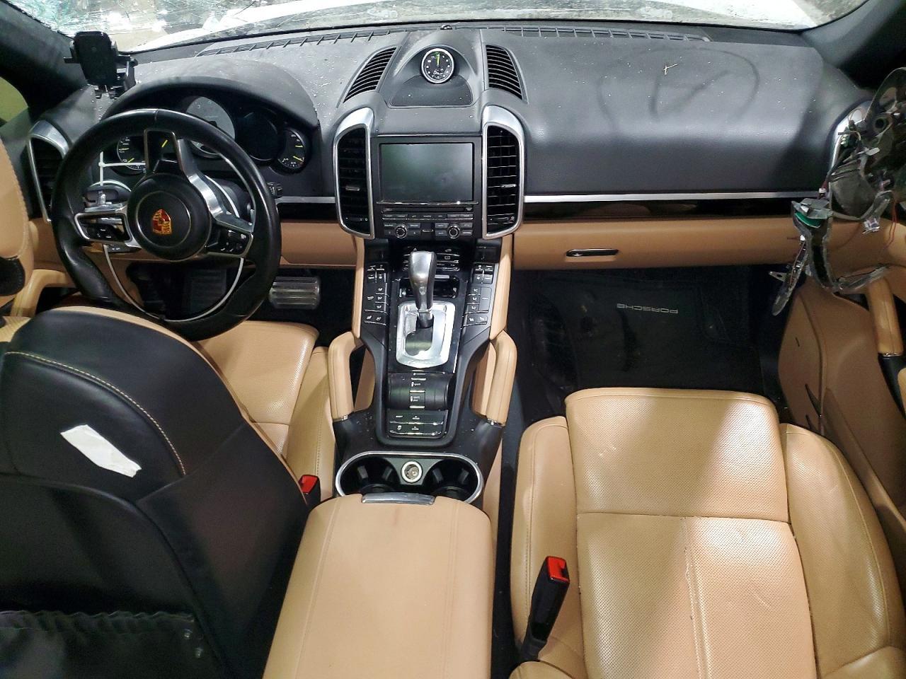 2016 PORSCHE CAYENNE