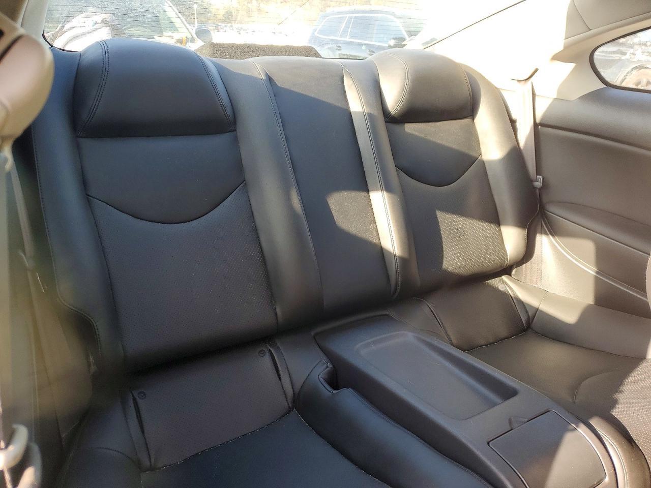 2011 INFINITI G37