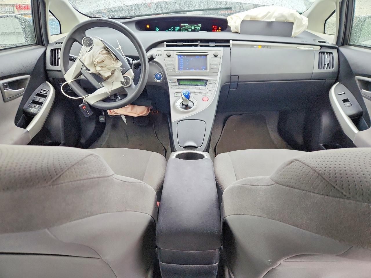 2014 TOYOTA Prius Plug-In
