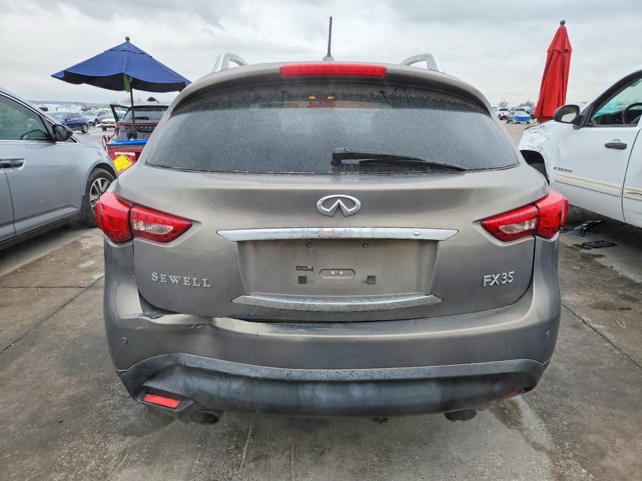 2012 INFINITI FX35