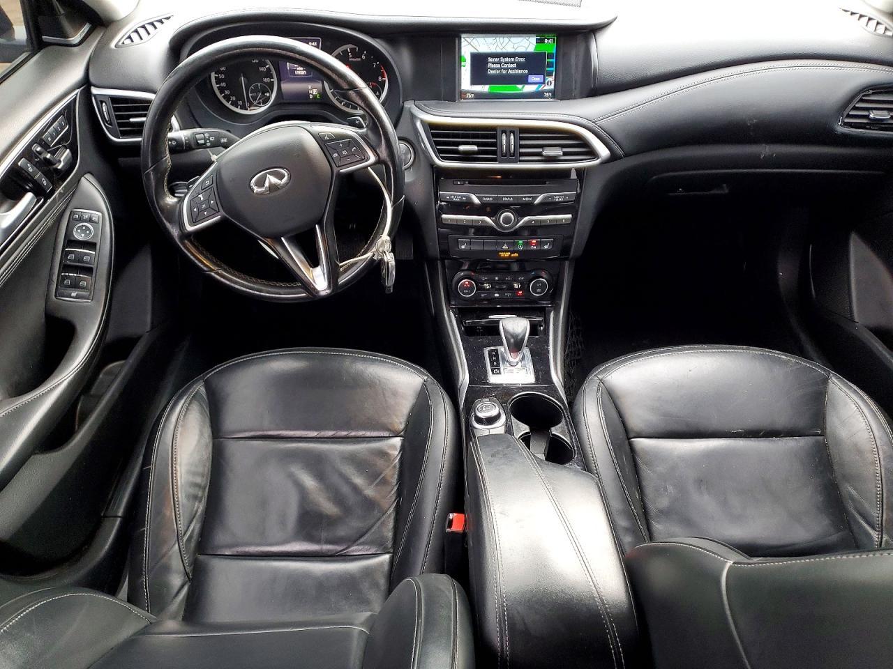 2017 INFINITI QX30
