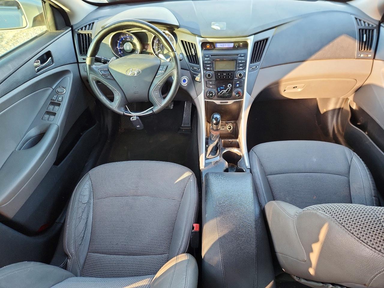 2012 HYUNDAI SONATA