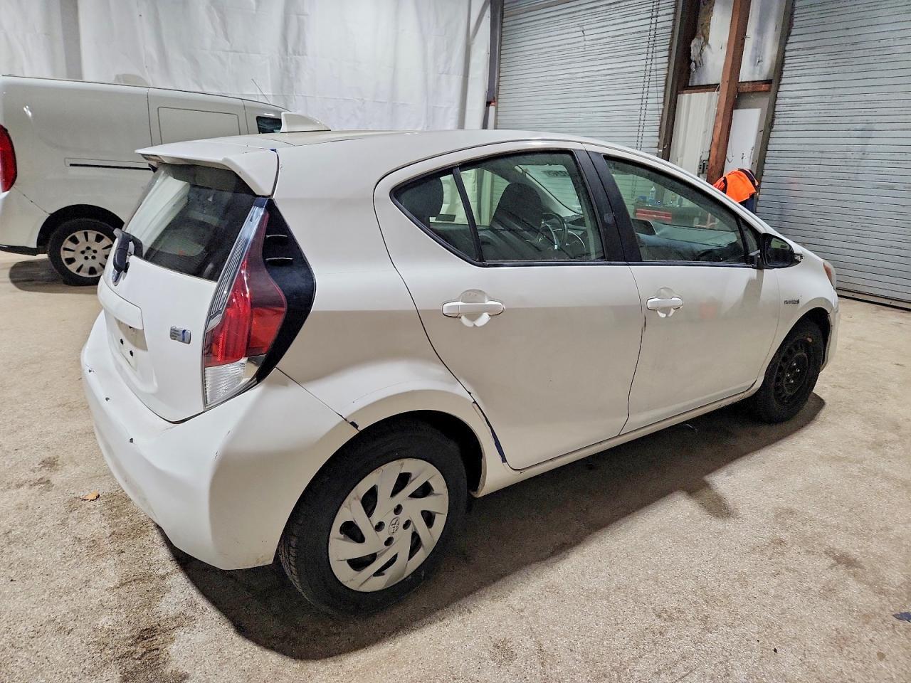 2016 TOYOTA Prius c