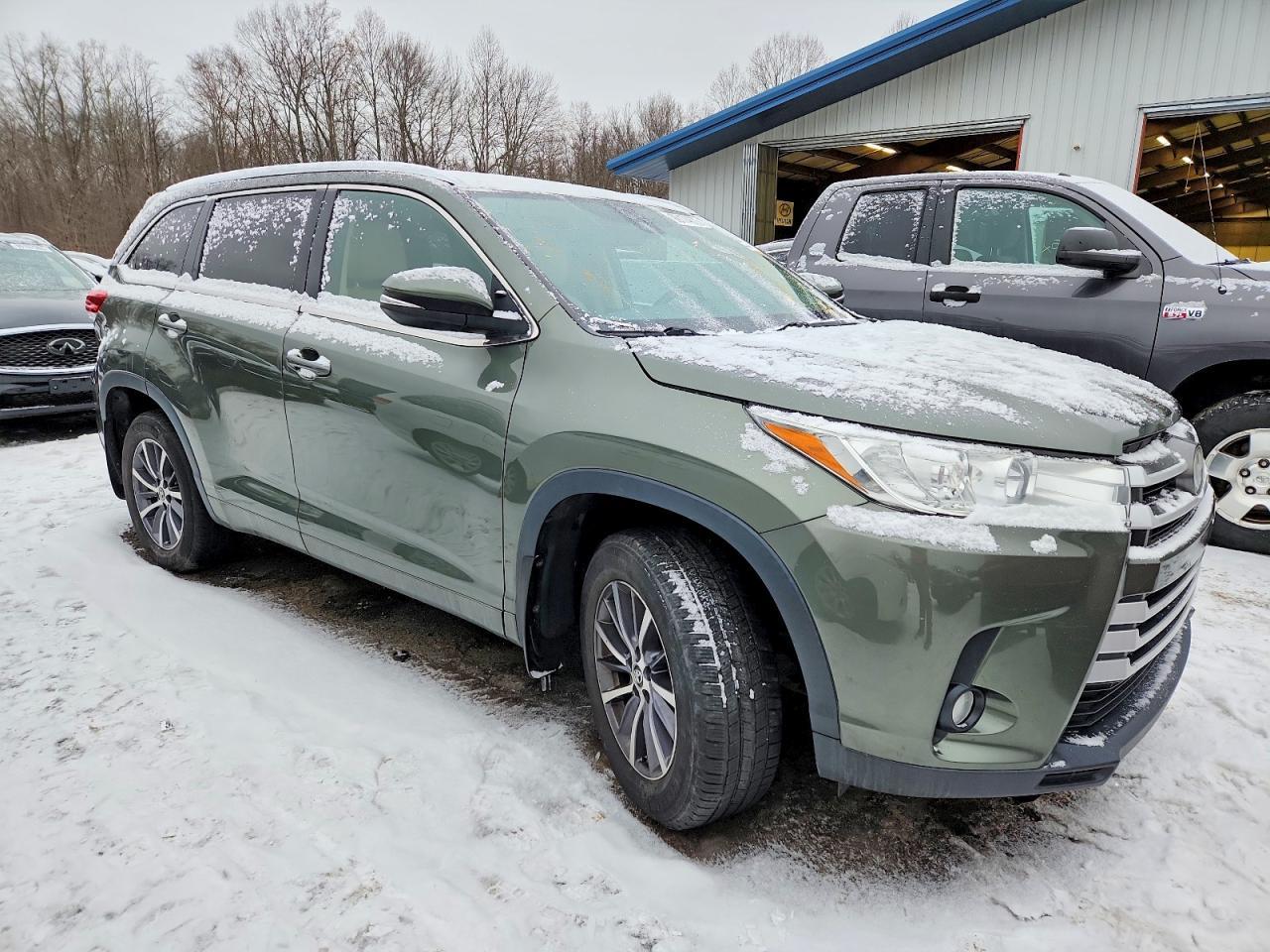 2017 TOYOTA HIGHLANDER