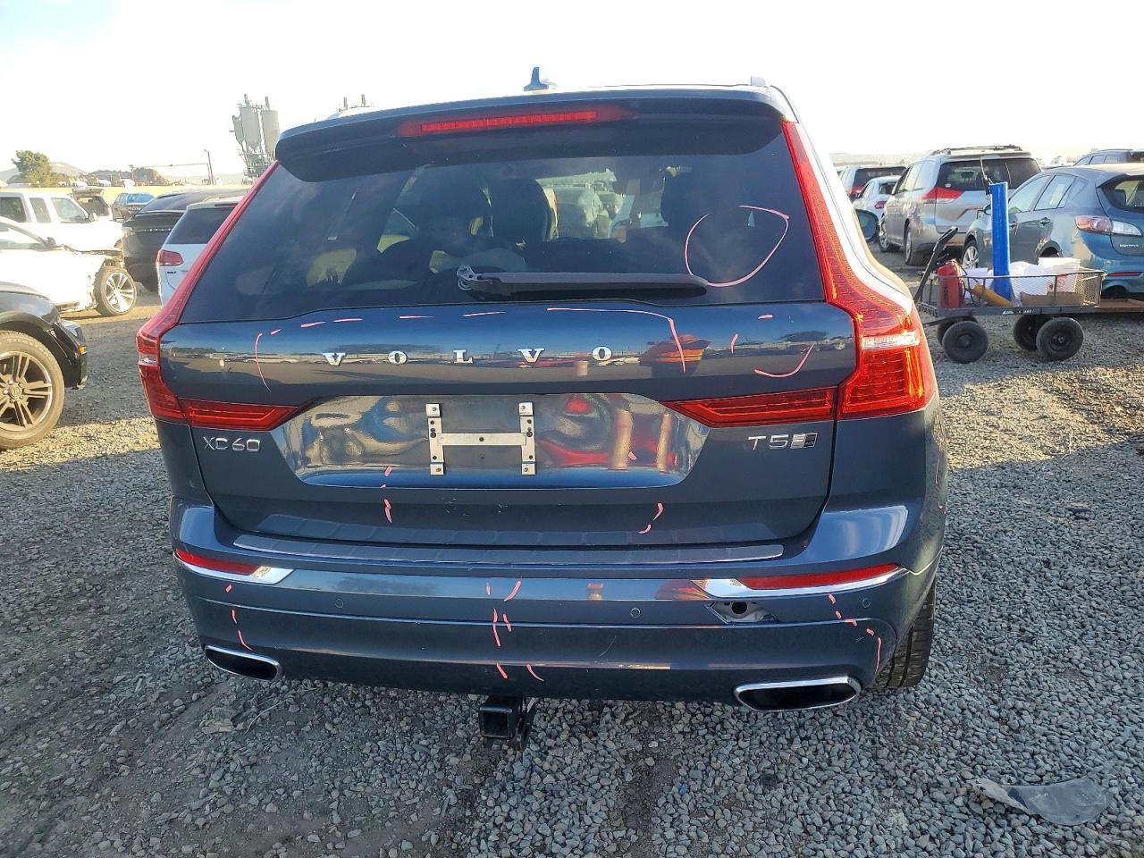 2020 VOLVO XC60