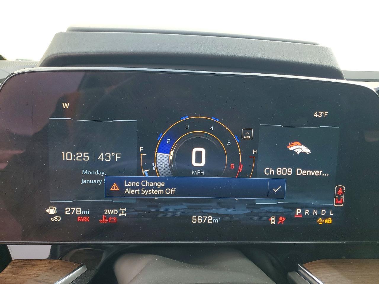 2025 CHEVROLET Suburban