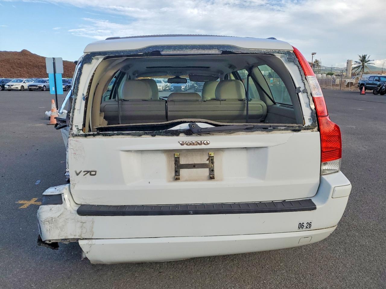 2005 VOLVO V70