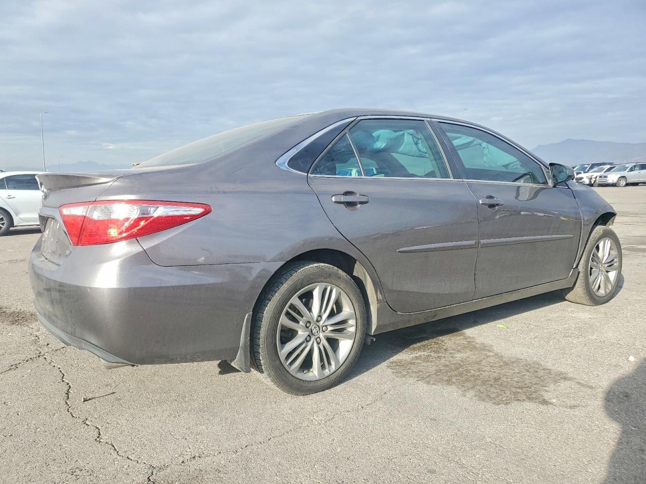 2016 TOYOTA CAMRY
