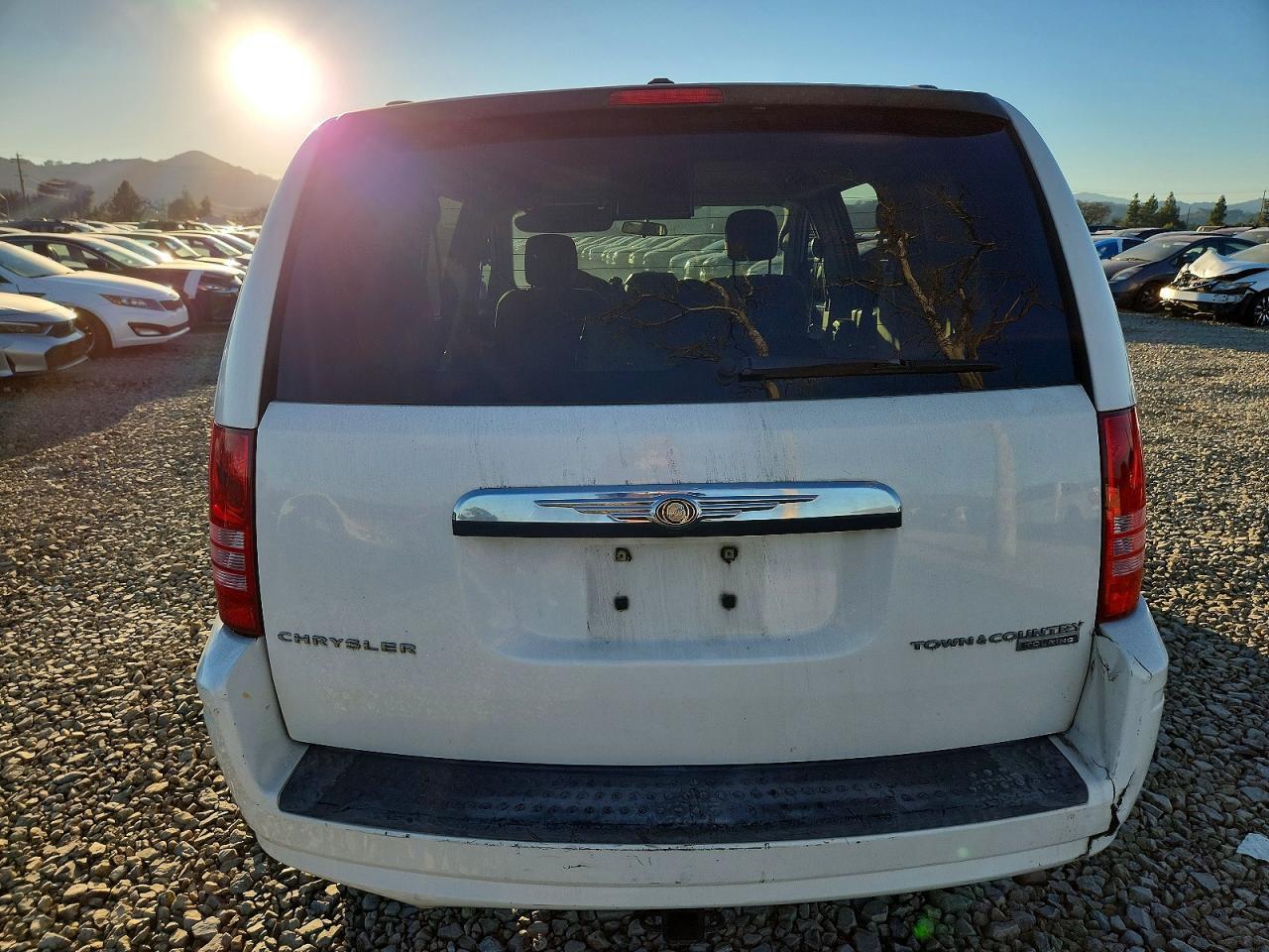 2010 CHRYSLER Town & Country
