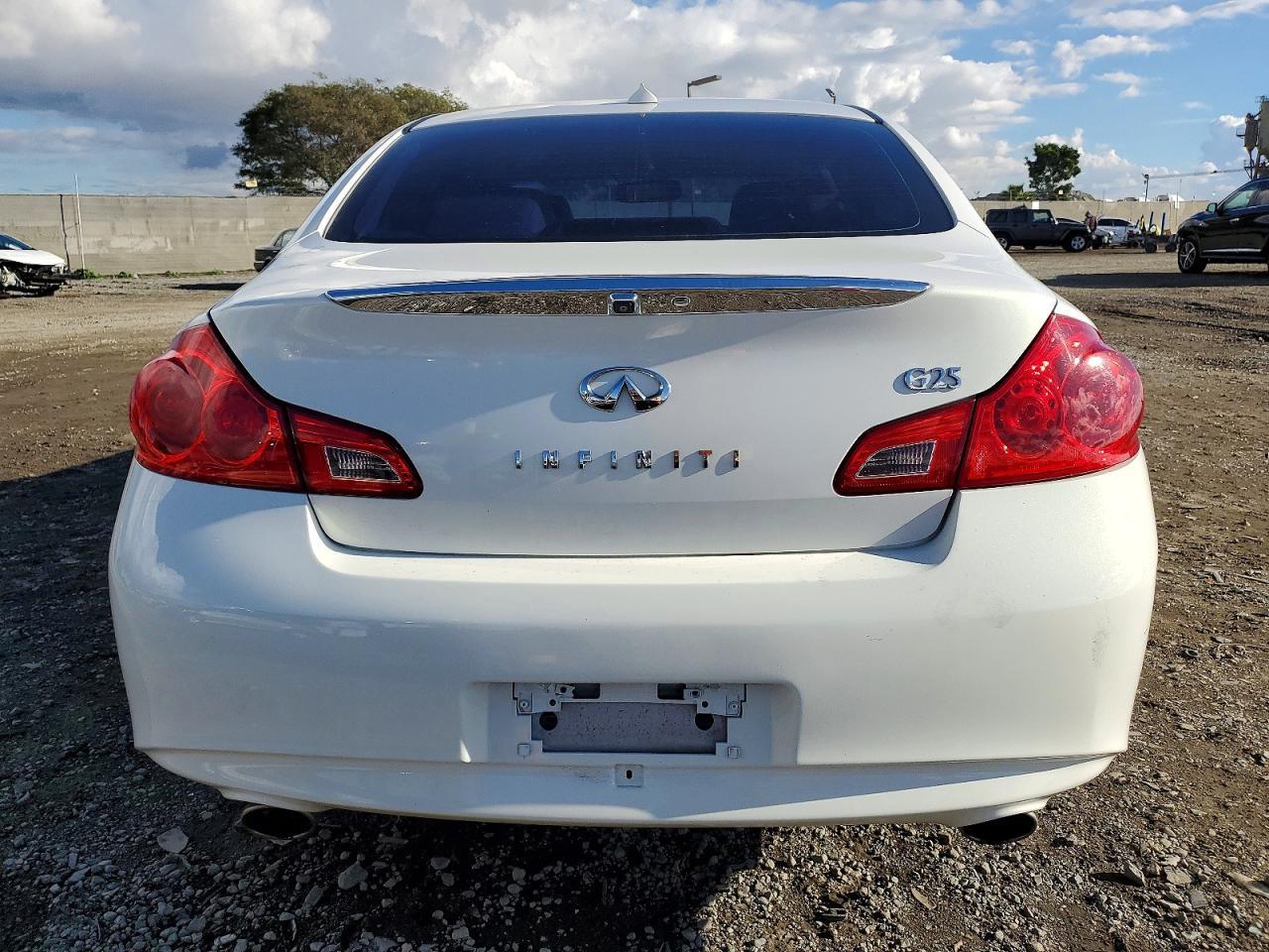 2012 INFINITI G25