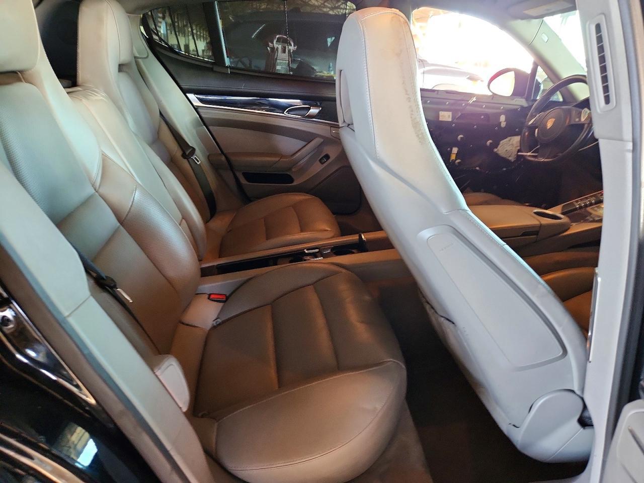 2013 PORSCHE Panamera
