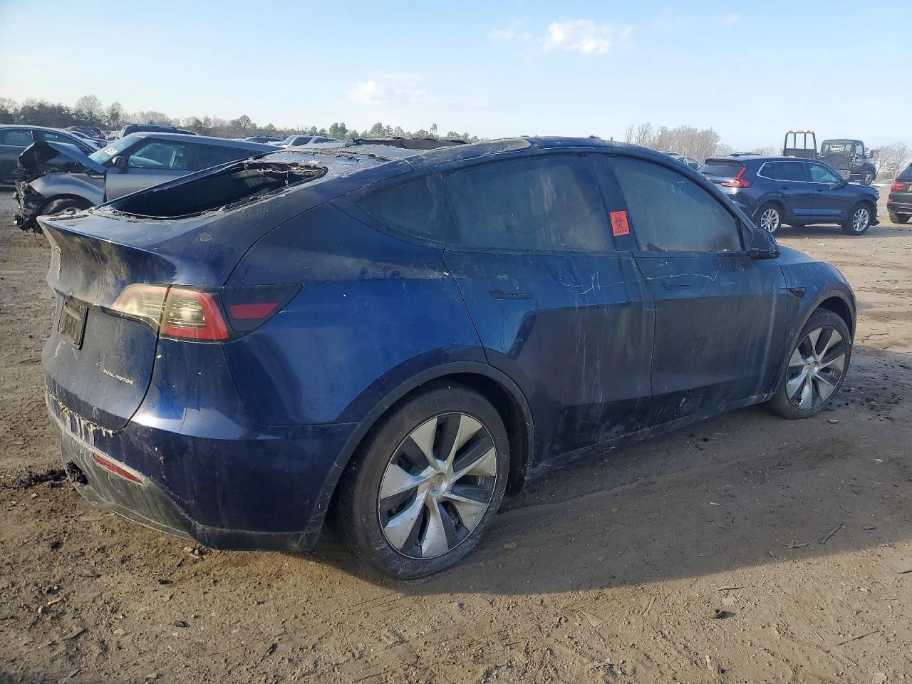 2024 TESLA MODEL Y