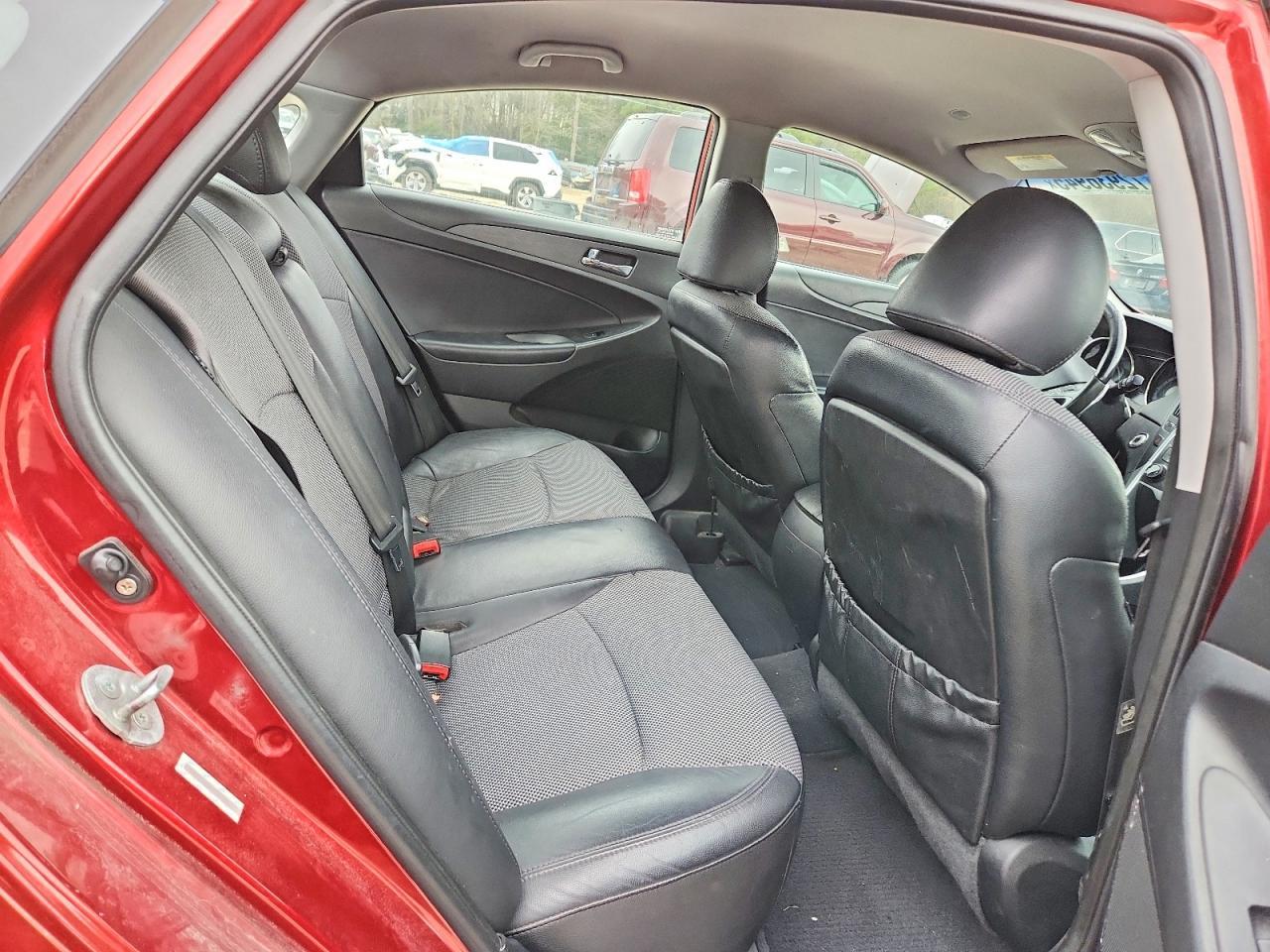 2011 HYUNDAI SONATA