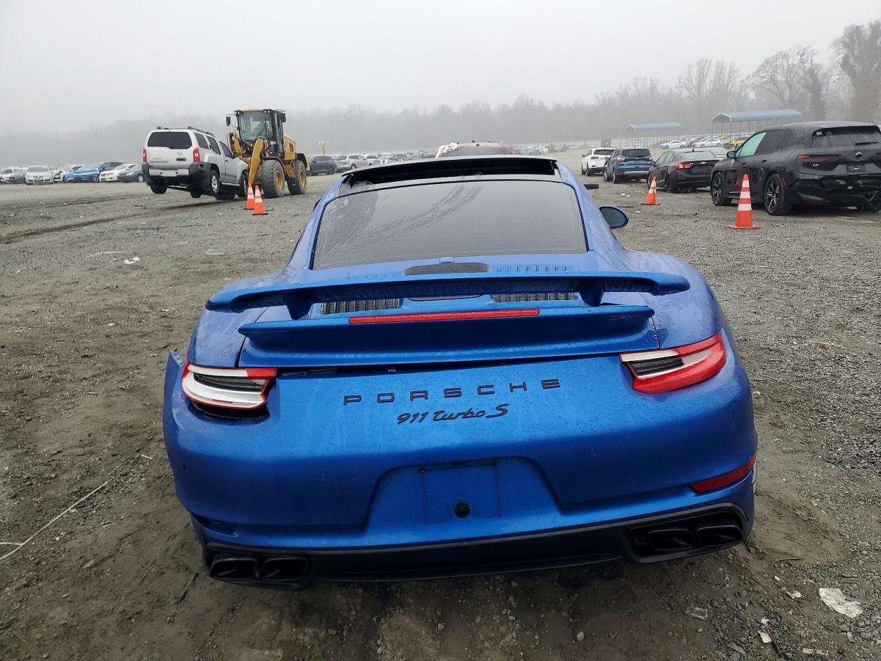 2017 PORSCHE 911
